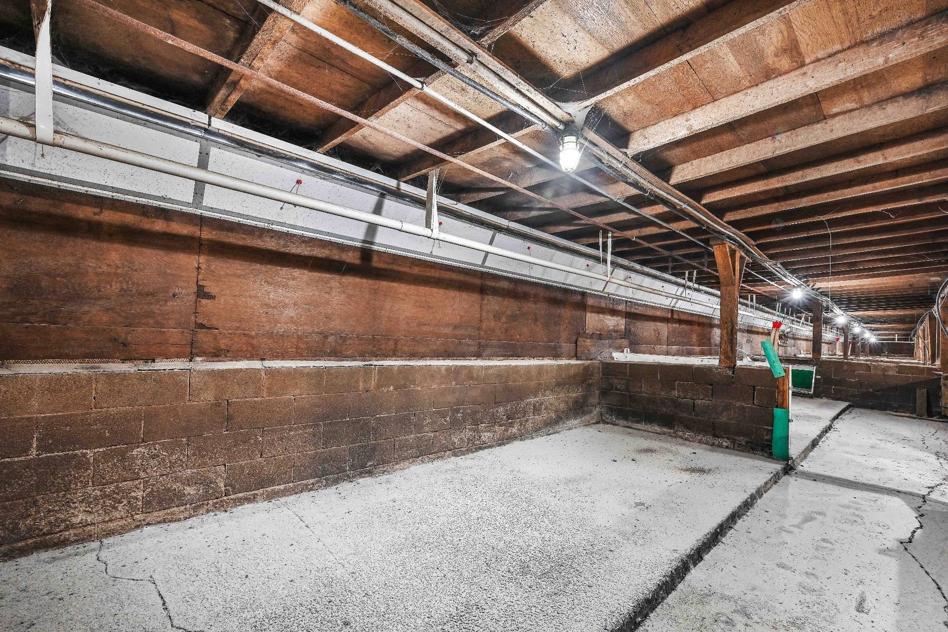 









2402


2e Rue

,
Sainte-Sophie,







QC
J5J1N5

