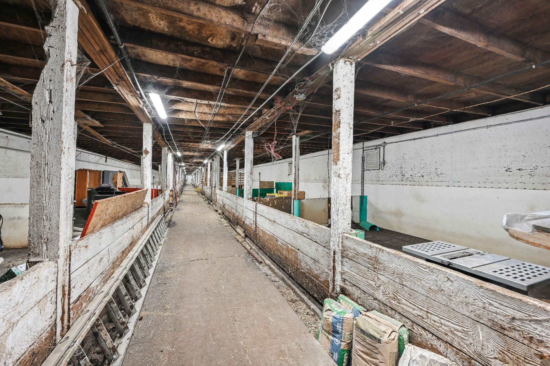 









2402


2e Rue

,
Sainte-Sophie,







QC
J5J1N5

