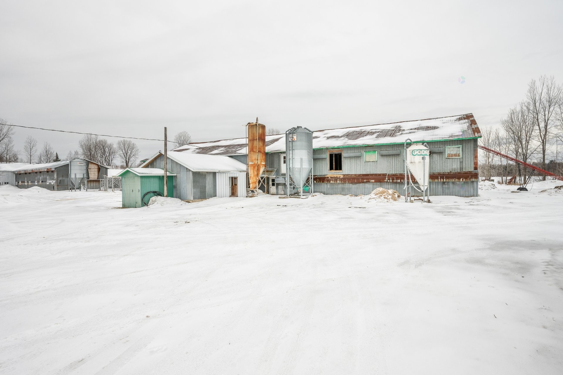 









2402


2e Rue

,
Sainte-Sophie,







QC
J5J1N5

