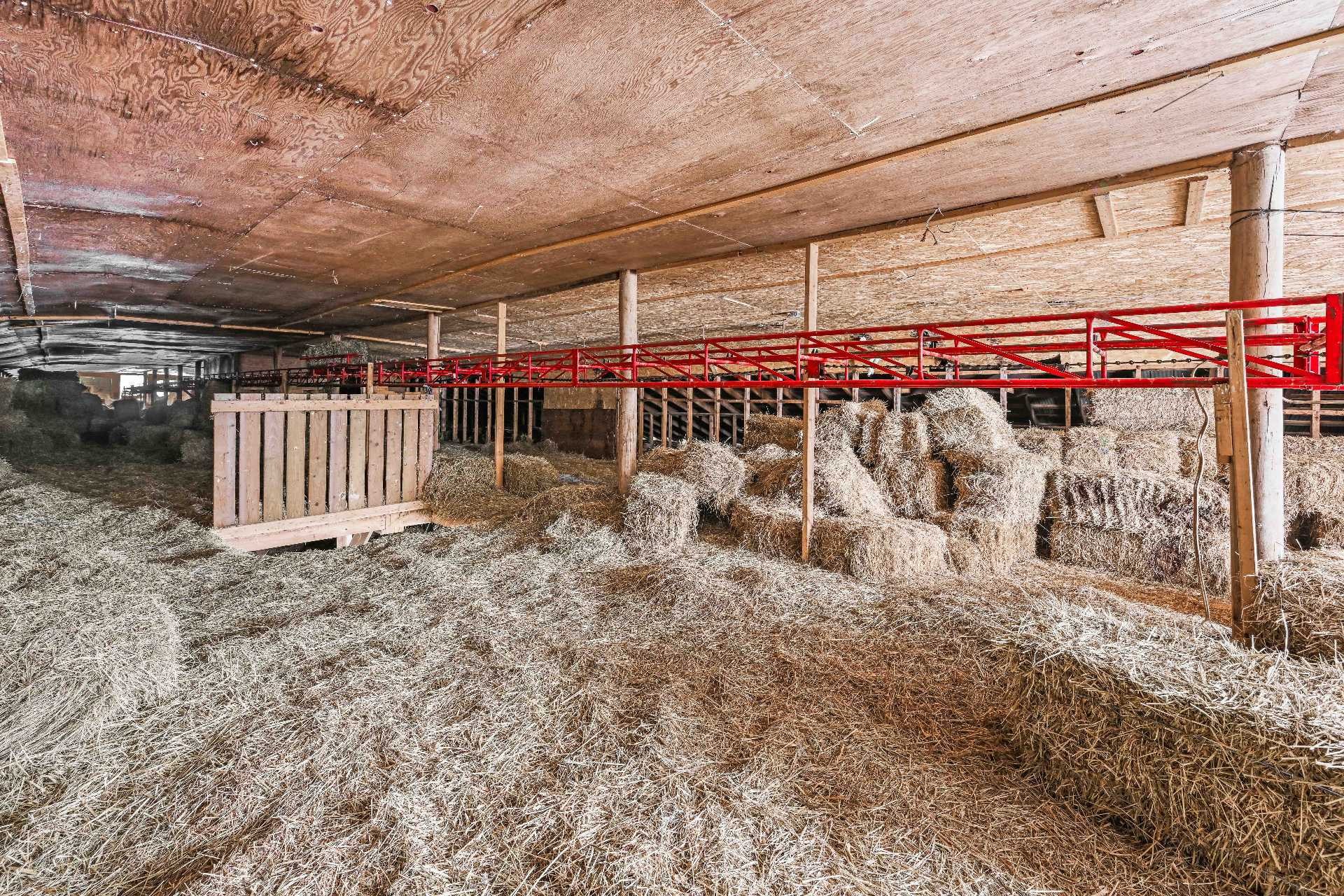 









2402


2e Rue

,
Sainte-Sophie,







QC
J5J1N5

