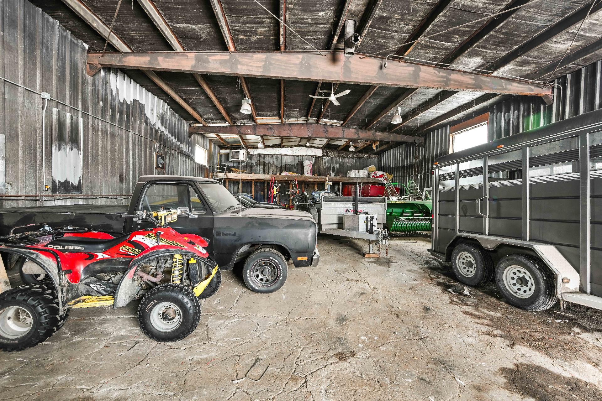 









2402


2e Rue

,
Sainte-Sophie,







QC
J5J1N5

