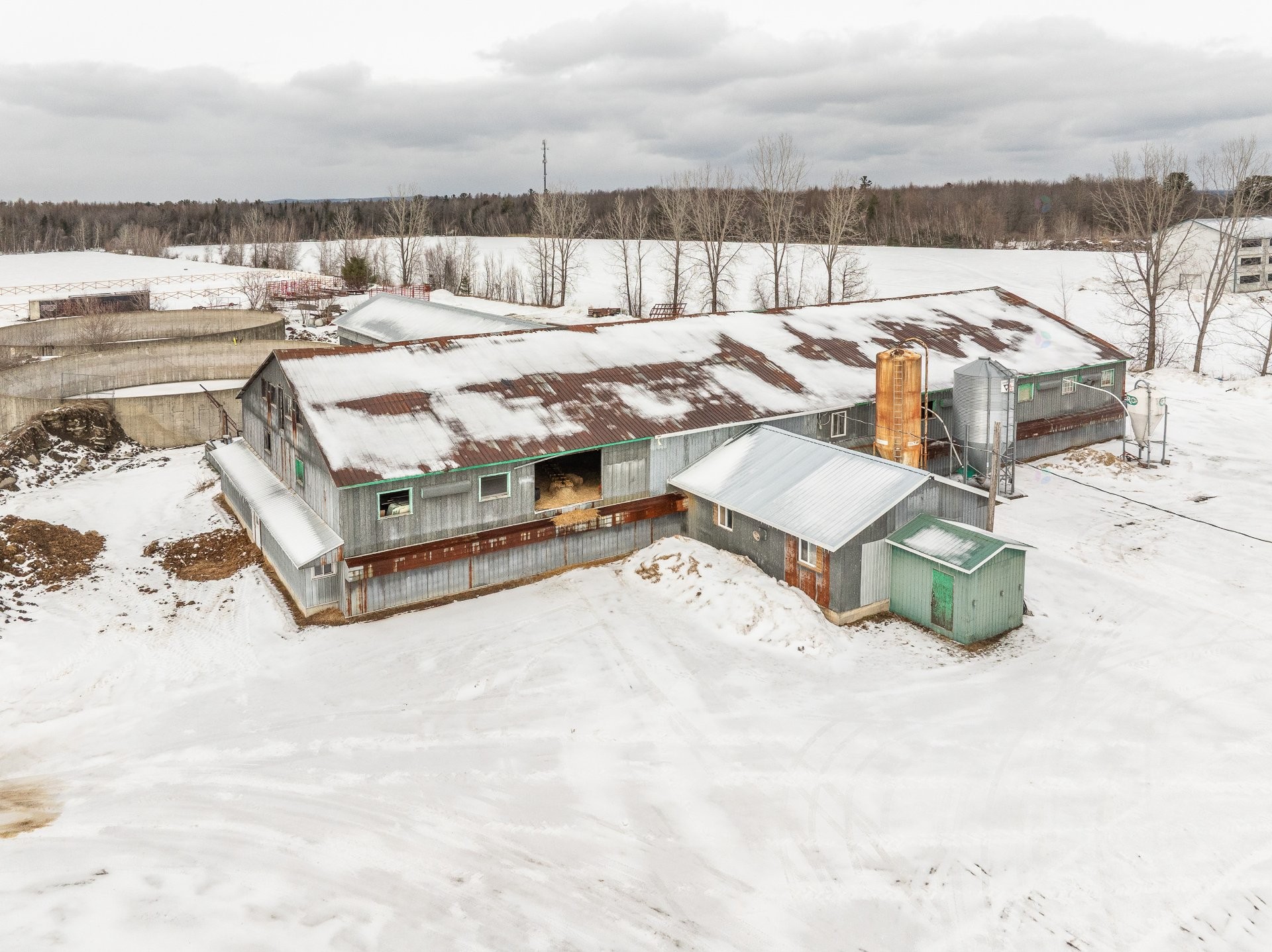 









2402


2e Rue

,
Sainte-Sophie,







QC
J5J1N5

