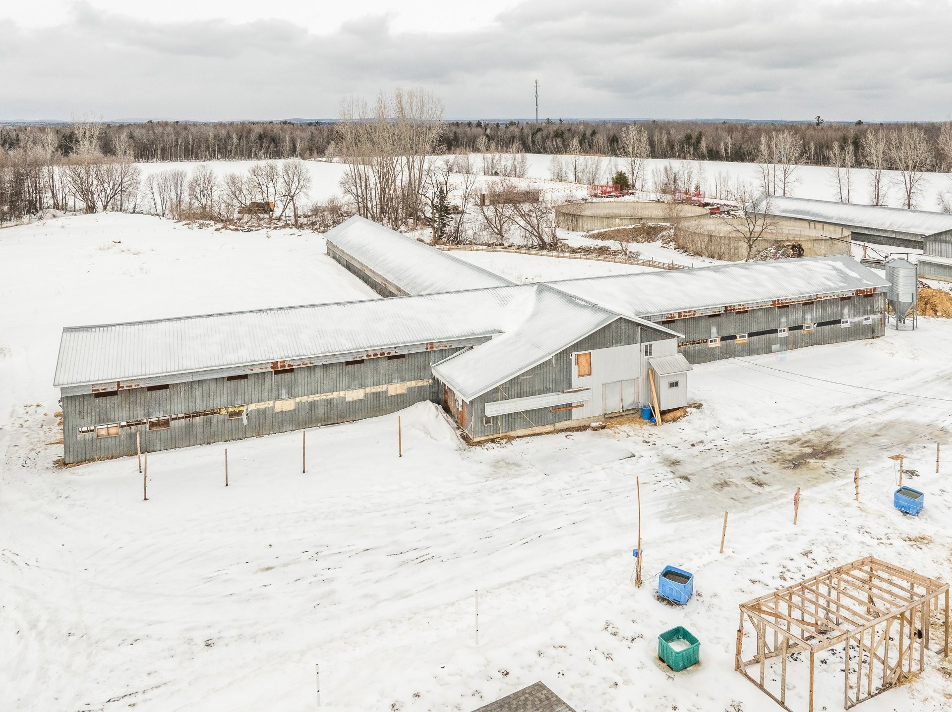 









2402


2e Rue

,
Sainte-Sophie,







QC
J5J1N5

