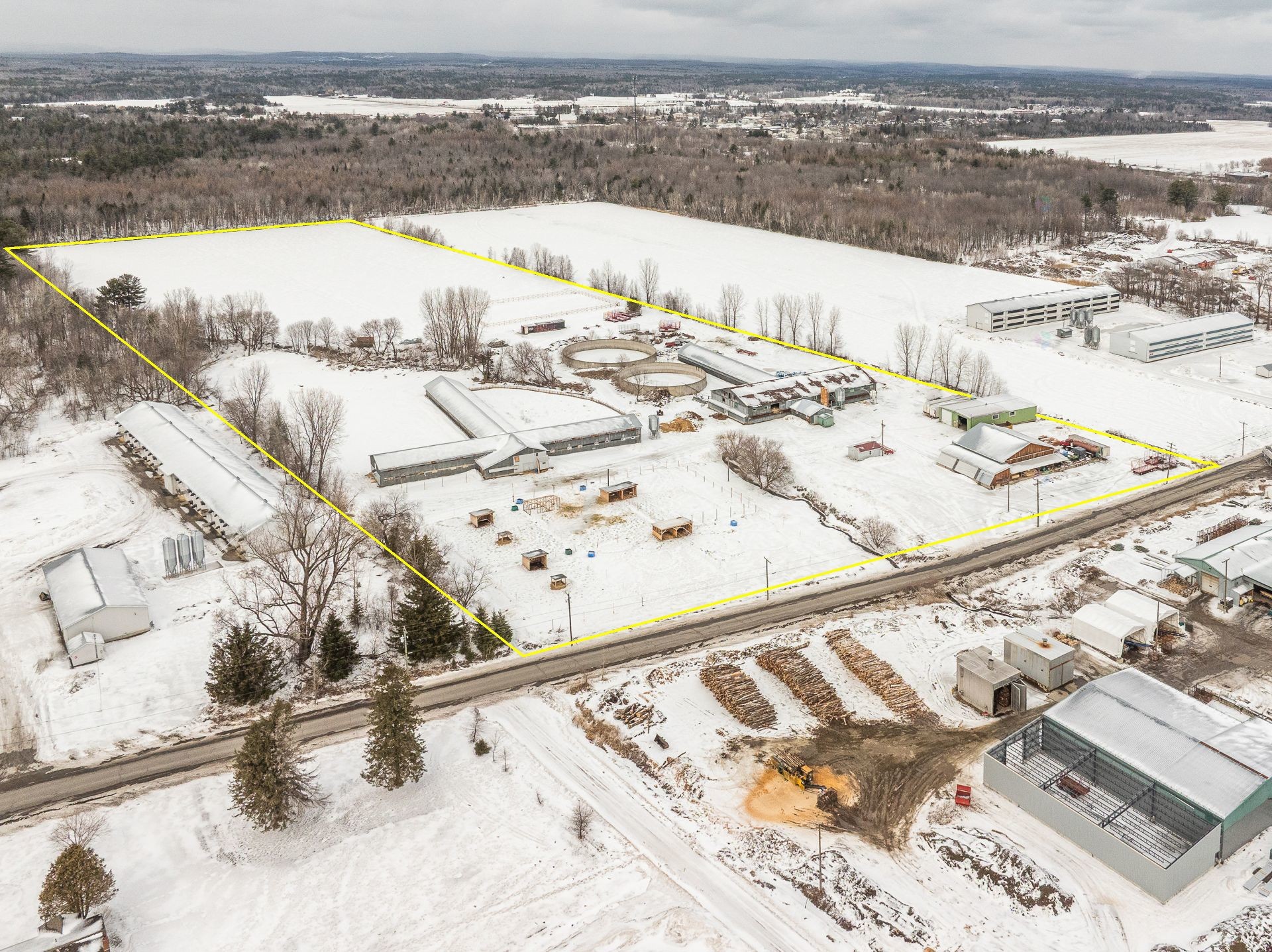 









2402


2e Rue

,
Sainte-Sophie,







QC
J5J1N5

