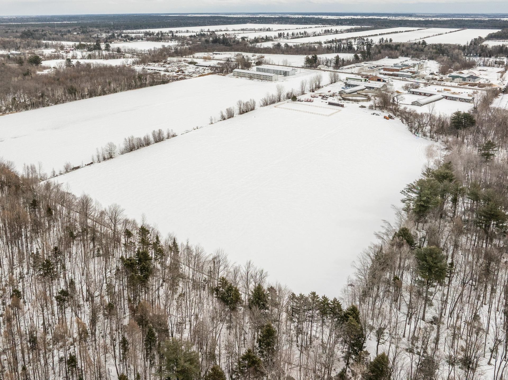 









2402


2e Rue

,
Sainte-Sophie,







QC
J5J1N5

