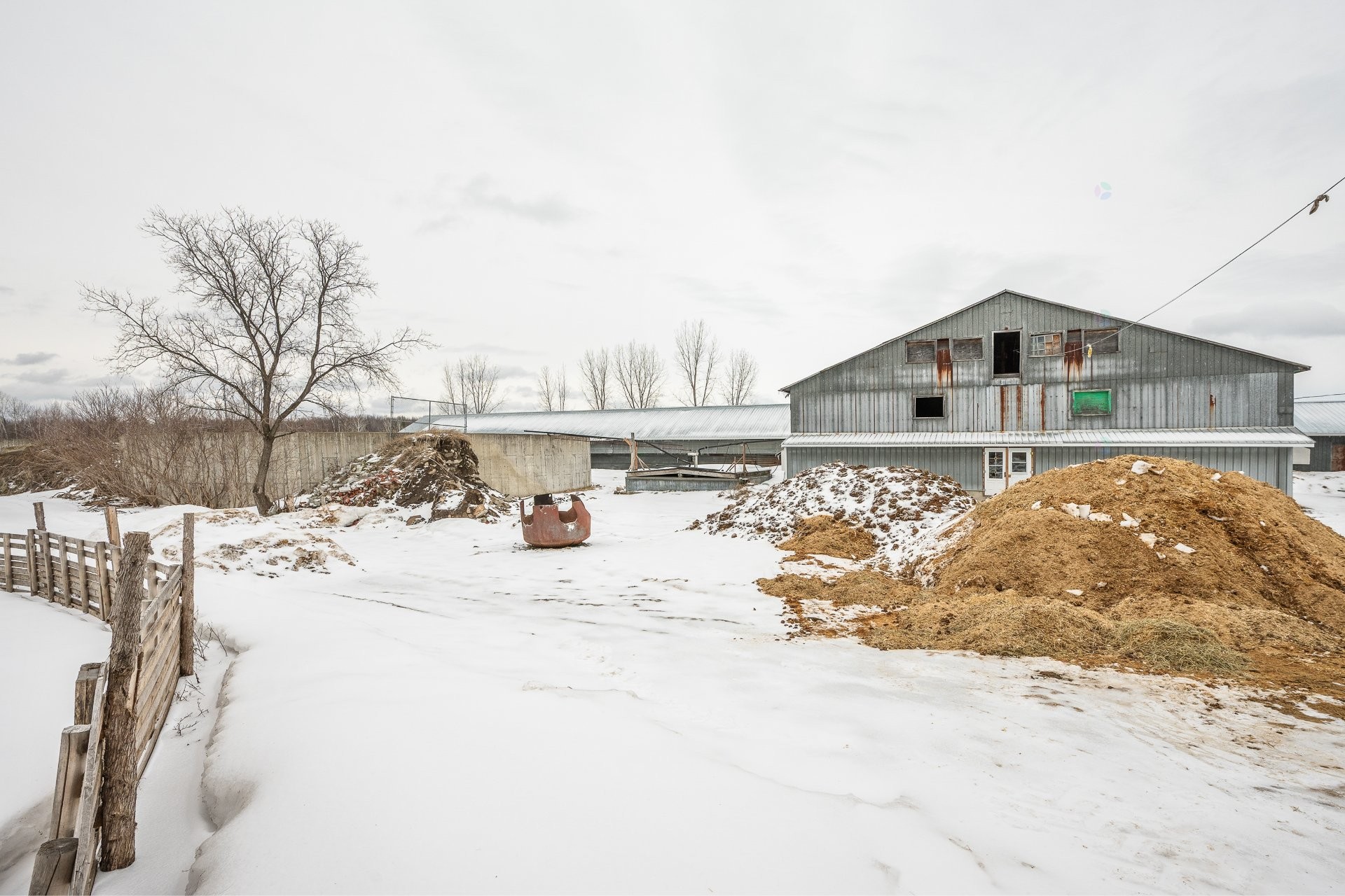 









2402


2e Rue

,
Sainte-Sophie,







QC
J5J1N5

