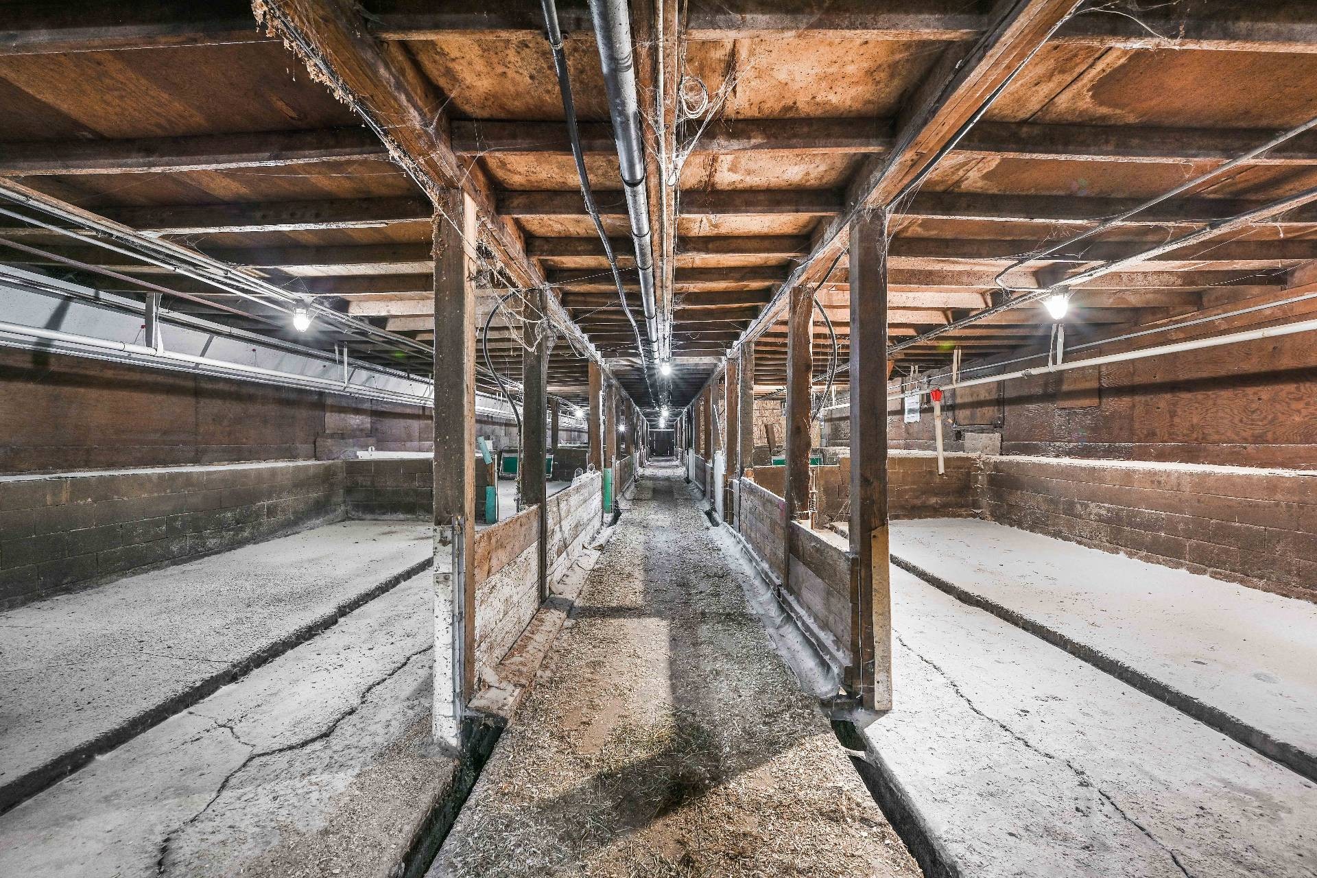 









2402


2e Rue

,
Sainte-Sophie,







QC
J5J1N5

