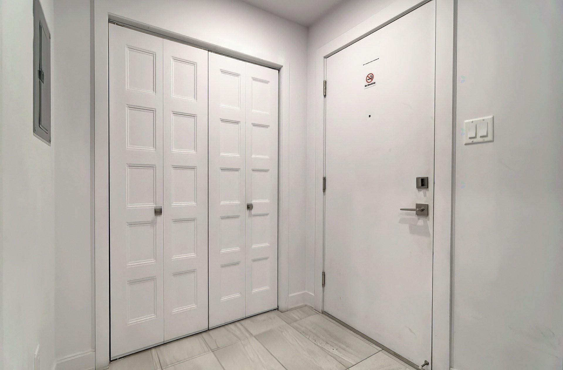 









2001


Av. Beaconsfield

, 413,
Montréal (Côte-des-Neiges/Notre-Dame-de-Grâce),




QC
H4A2G5

