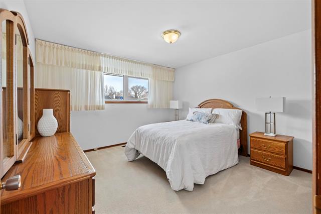 









35


Masterton

CR,
Winnipeg,




MB
R2P 0M8

