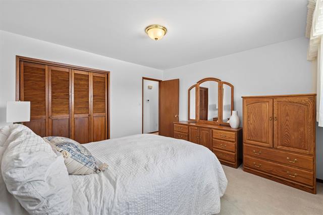 









35


Masterton

CR,
Winnipeg,




MB
R2P 0M8

