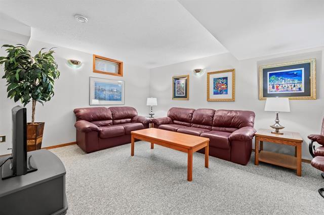 









35


Masterton

CR,
Winnipeg,




MB
R2P 0M8

