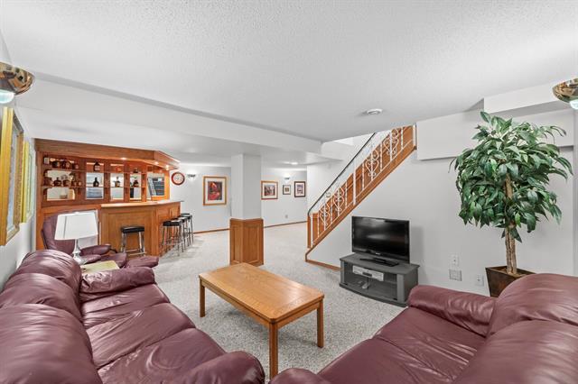 









35


Masterton

CR,
Winnipeg,




MB
R2P 0M8

