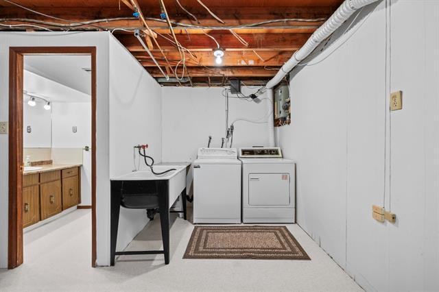 









35


Masterton

CR,
Winnipeg,




MB
R2P 0M8

