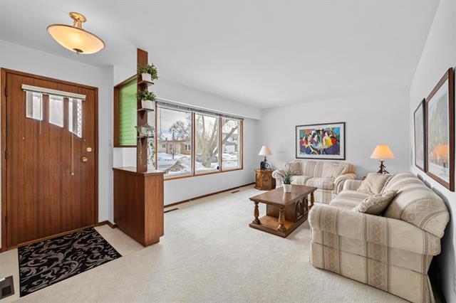 









35


Masterton

CR,
Winnipeg,




MB
R2P 0M8

