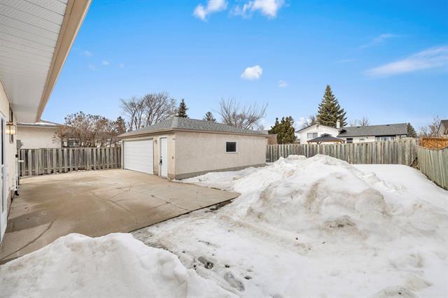 









35


Masterton

CR,
Winnipeg,




MB
R2P 0M8

