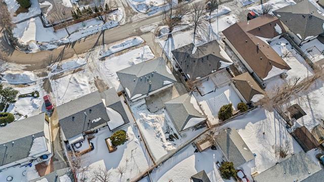 









35


Masterton

CR,
Winnipeg,




MB
R2P 0M8

