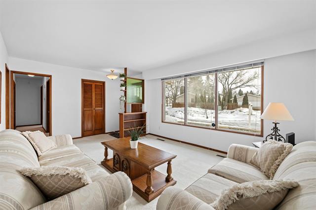 









35


Masterton

CR,
Winnipeg,




MB
R2P 0M8

