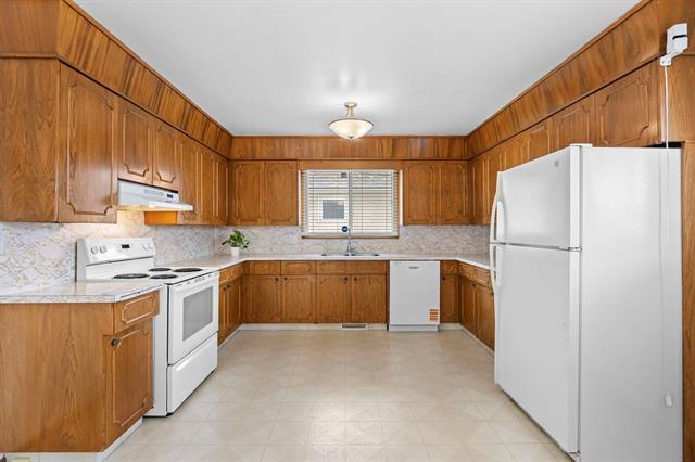 









35


Masterton

CR,
Winnipeg,




MB
R2P 0M8

