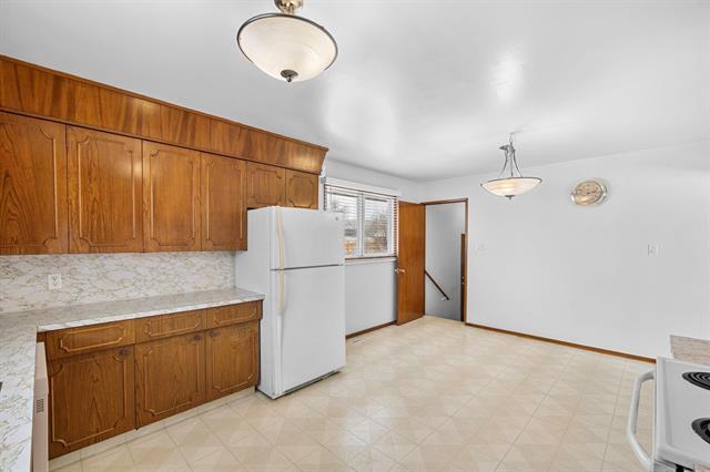 









35


Masterton

CR,
Winnipeg,




MB
R2P 0M8

