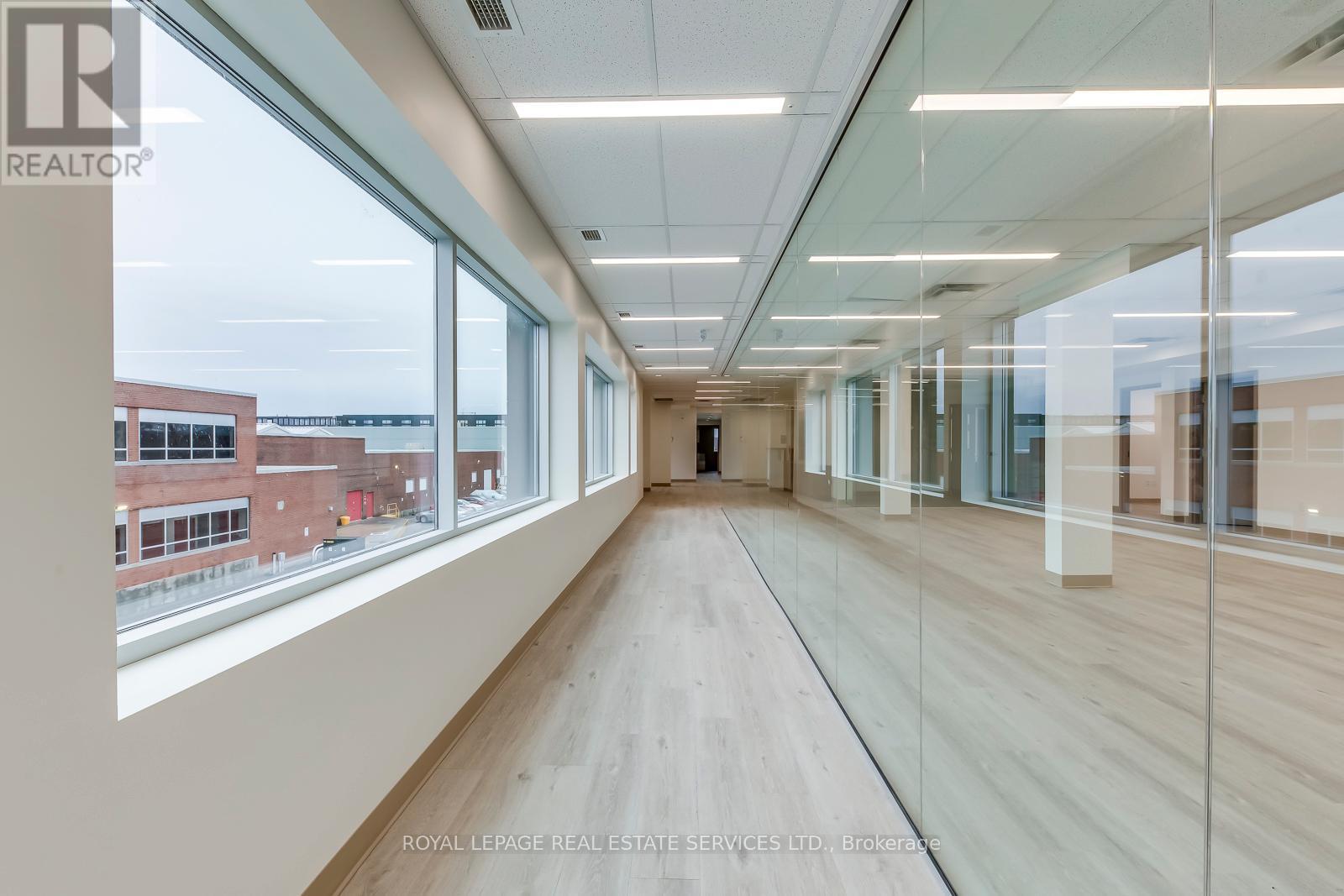 












102 - 401 VICTORIA AVENUE N

,
Hamilton,




Ontario
L8L5G7

