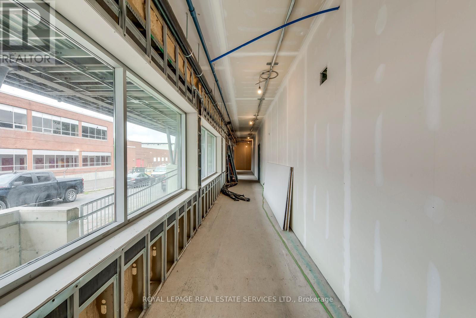 












102 - 401 VICTORIA AVENUE N

,
Hamilton,




Ontario
L8L5G7

