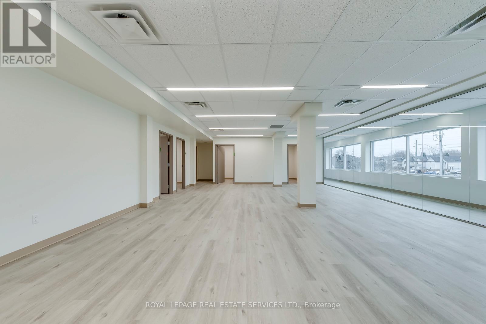 












102 - 401 VICTORIA AVENUE N

,
Hamilton,




Ontario
L8L5G7

