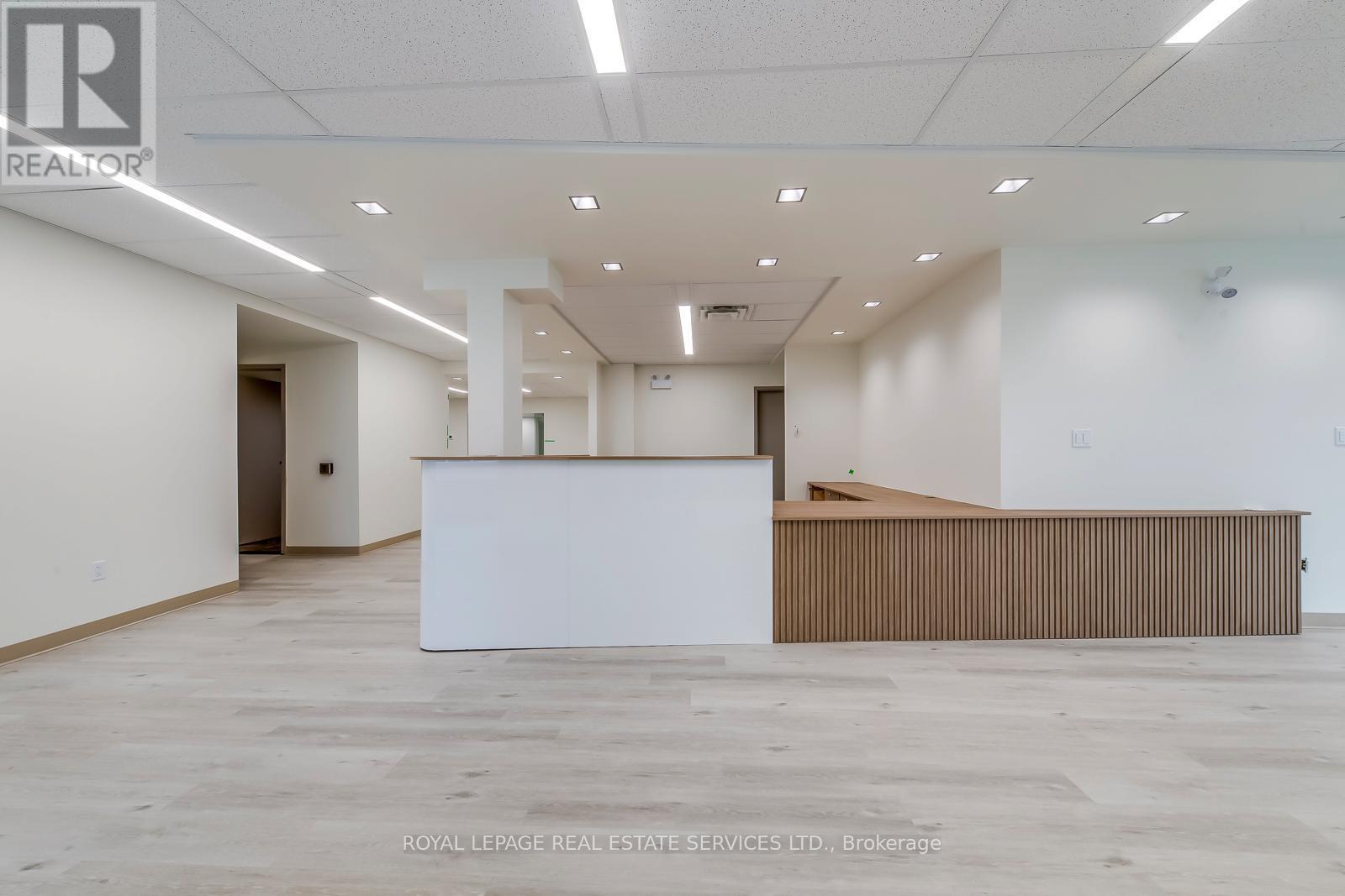 












102 - 401 VICTORIA AVENUE N

,
Hamilton,




Ontario
L8L5G7

