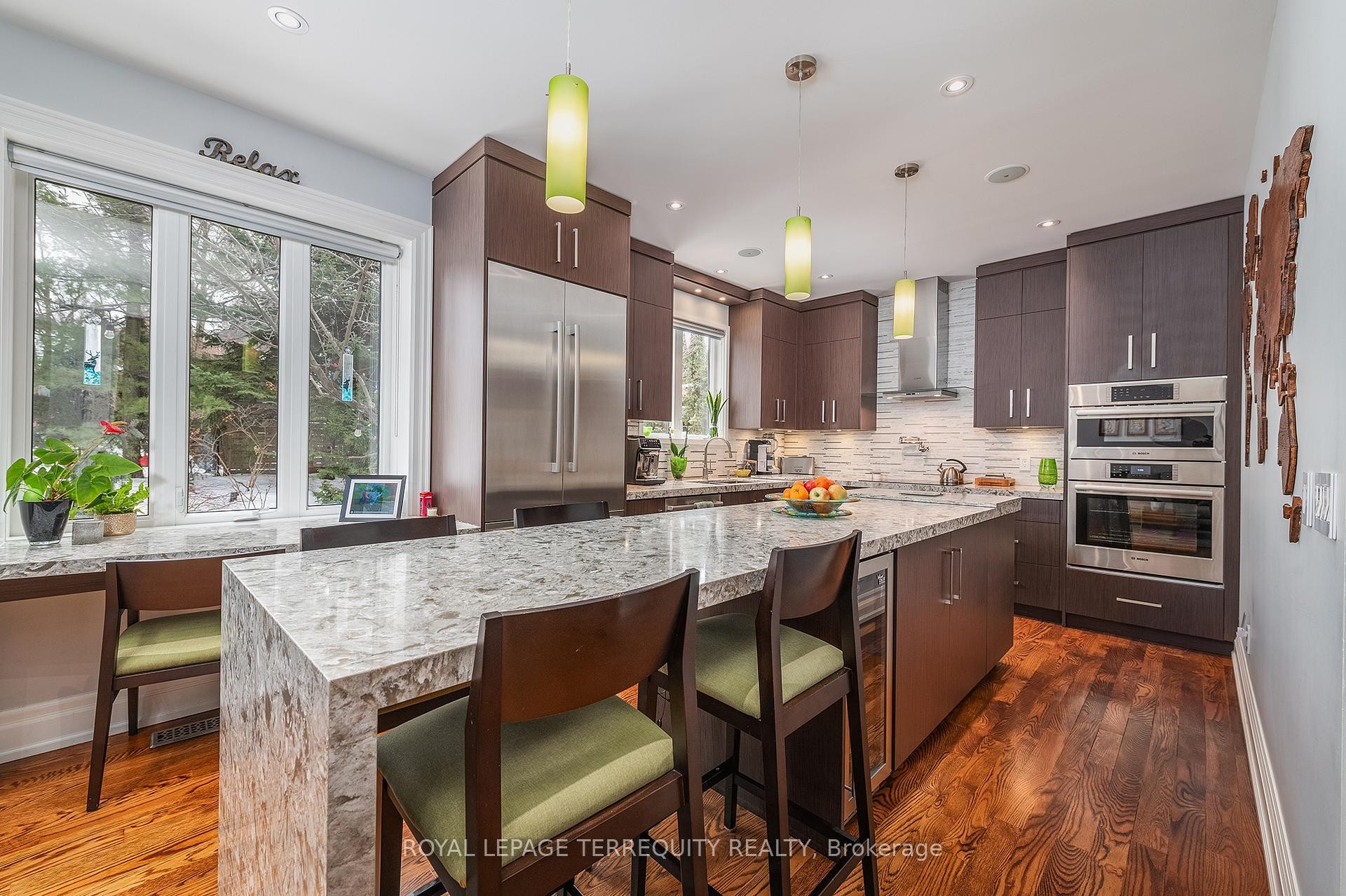 









19


Bannon

Avenue,
Toronto,




ON
M8X 1T6

