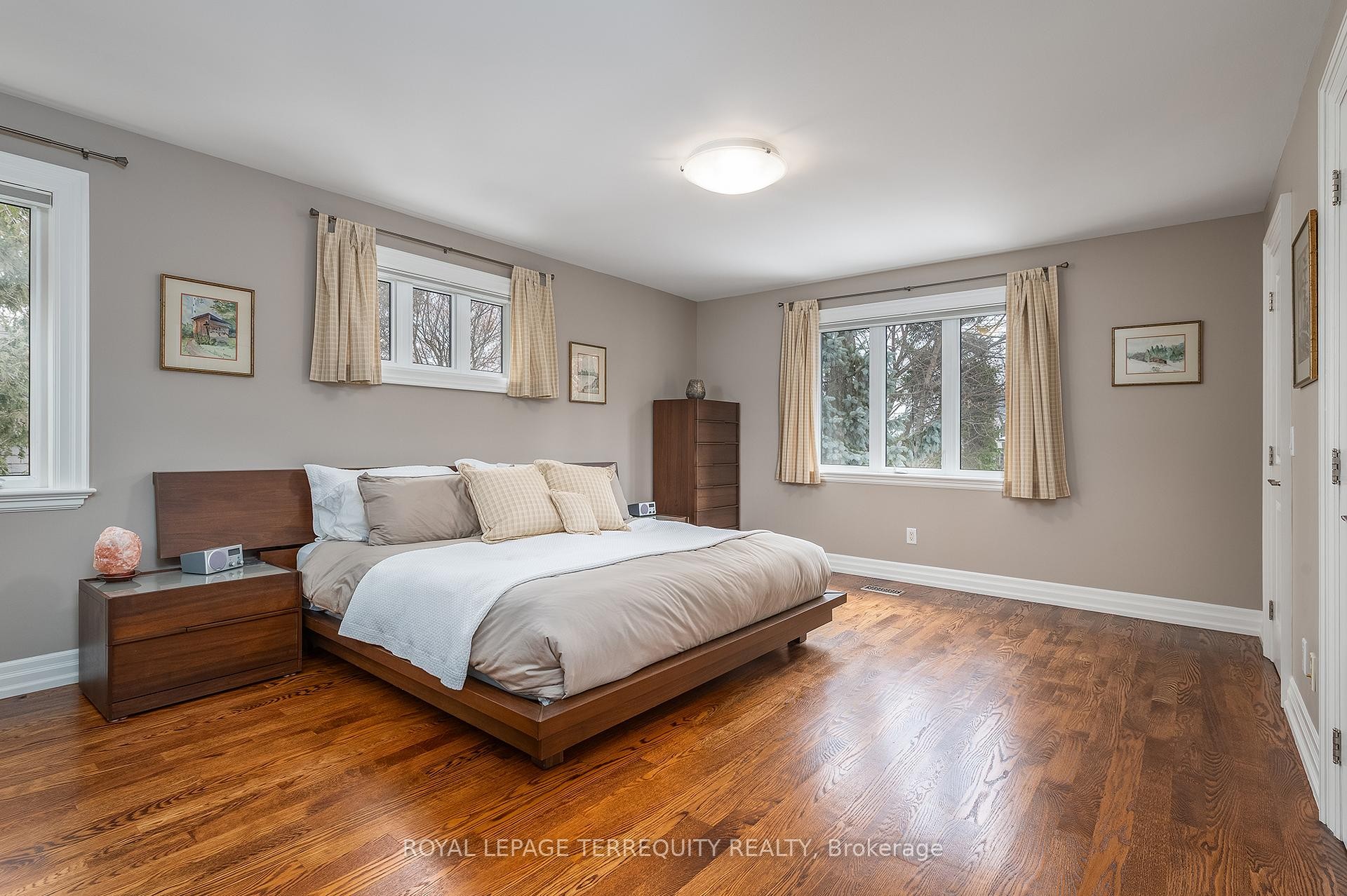 









19


Bannon

Avenue,
Toronto,




ON
M8X 1T6

