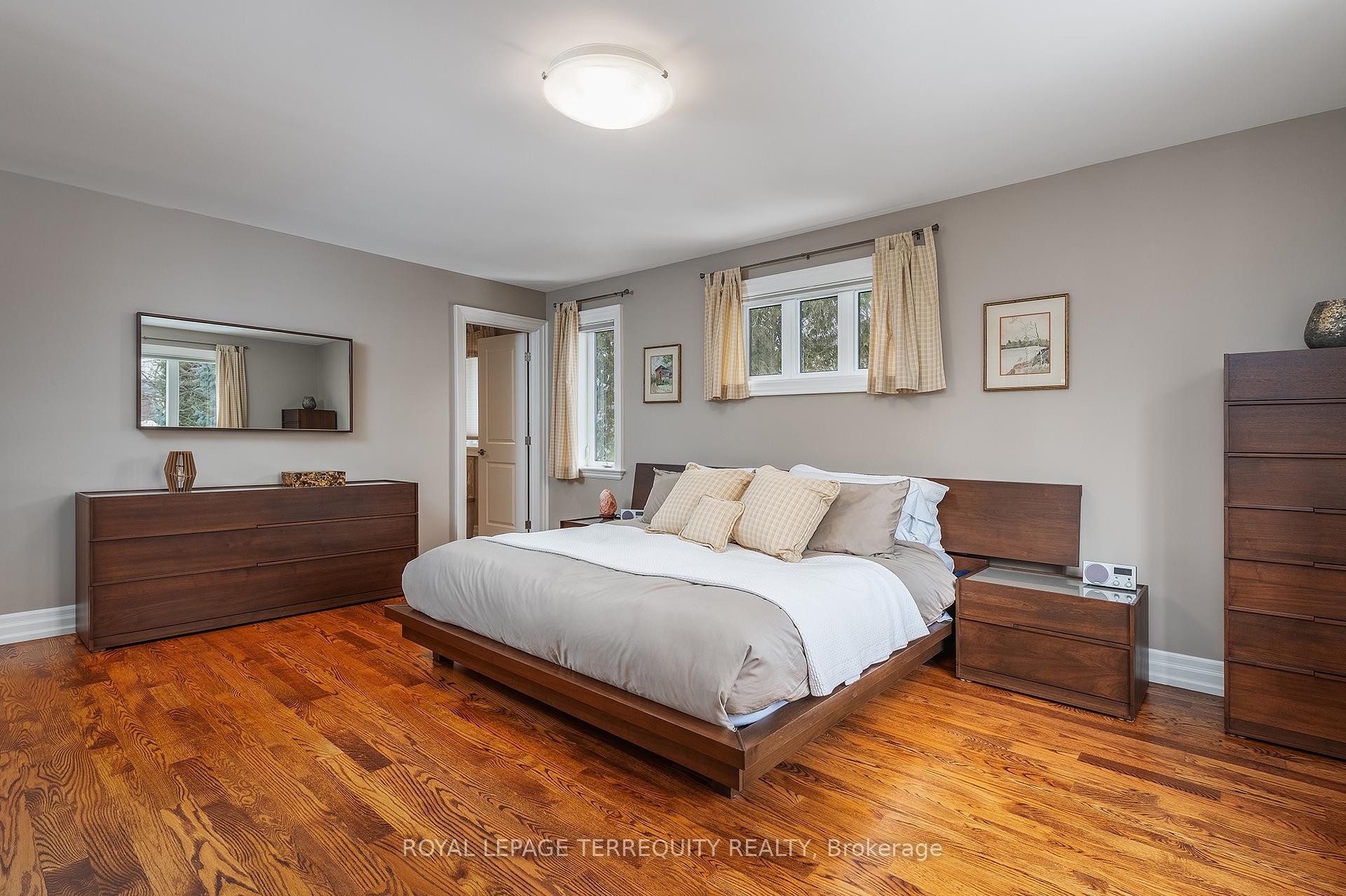 









19


Bannon

Avenue,
Toronto,




ON
M8X 1T6

