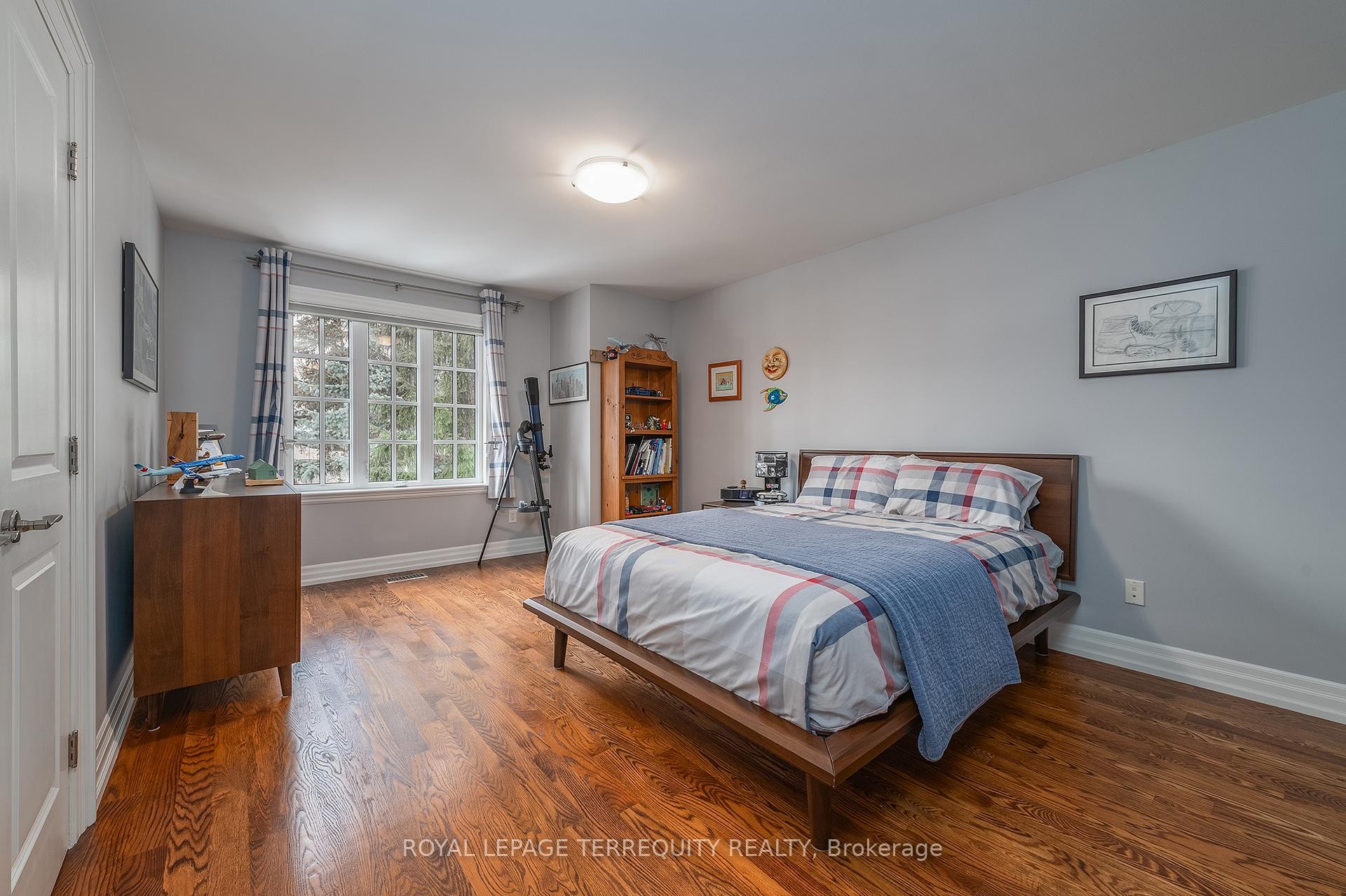 









19


Bannon

Avenue,
Toronto,




ON
M8X 1T6

