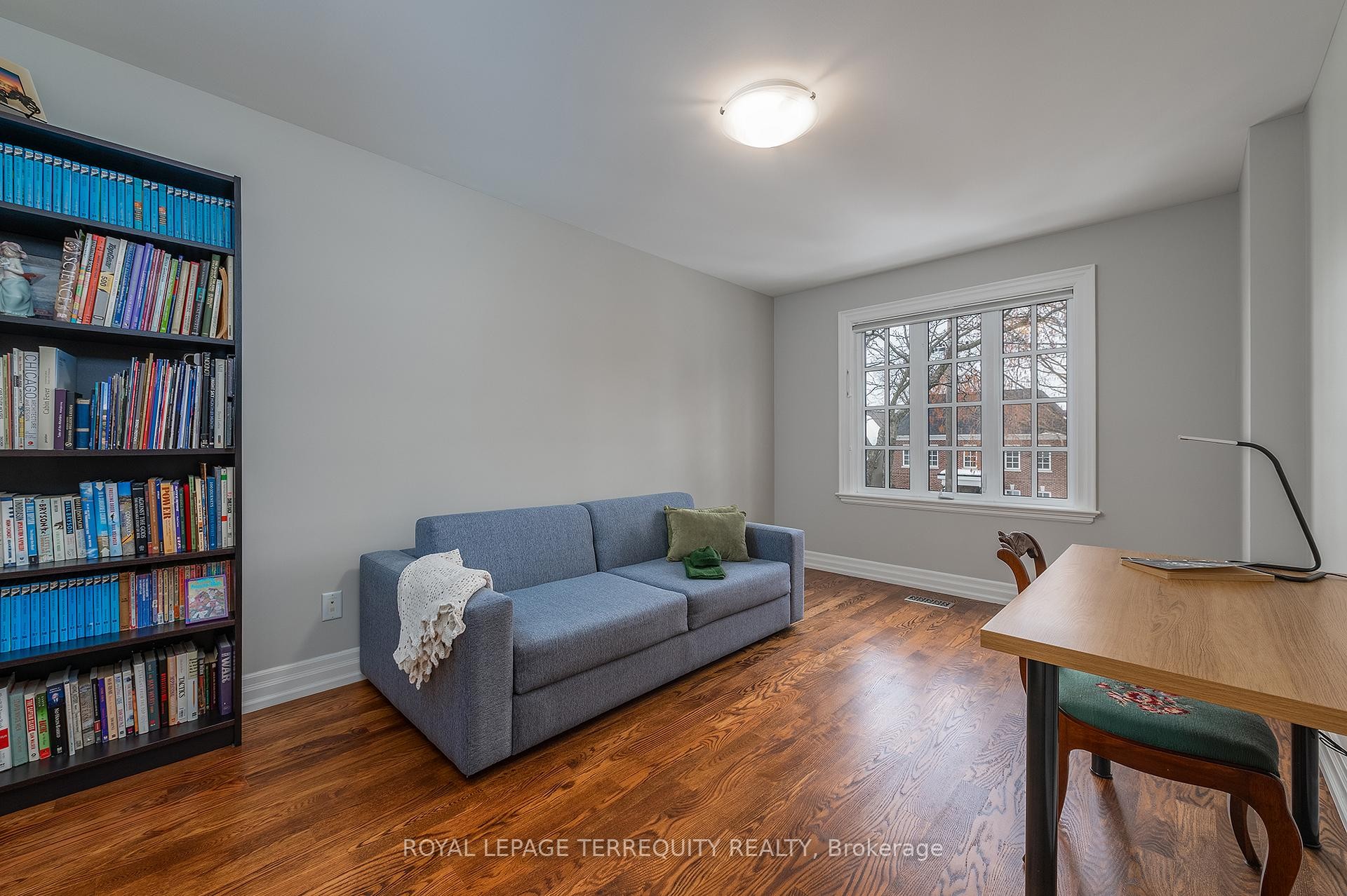 









19


Bannon

Avenue,
Toronto,




ON
M8X 1T6

