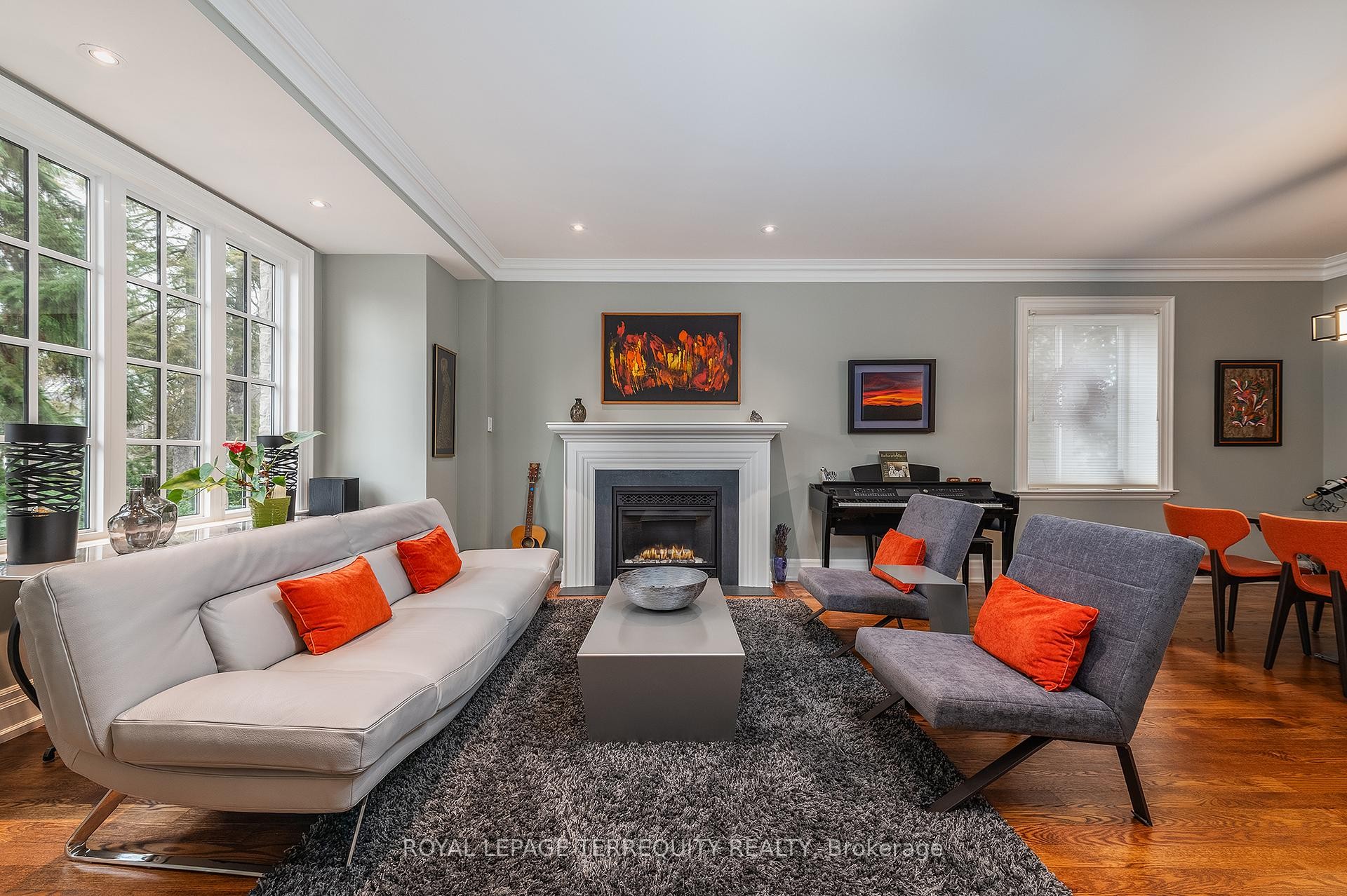 









19


Bannon

Avenue,
Toronto,




ON
M8X 1T6

