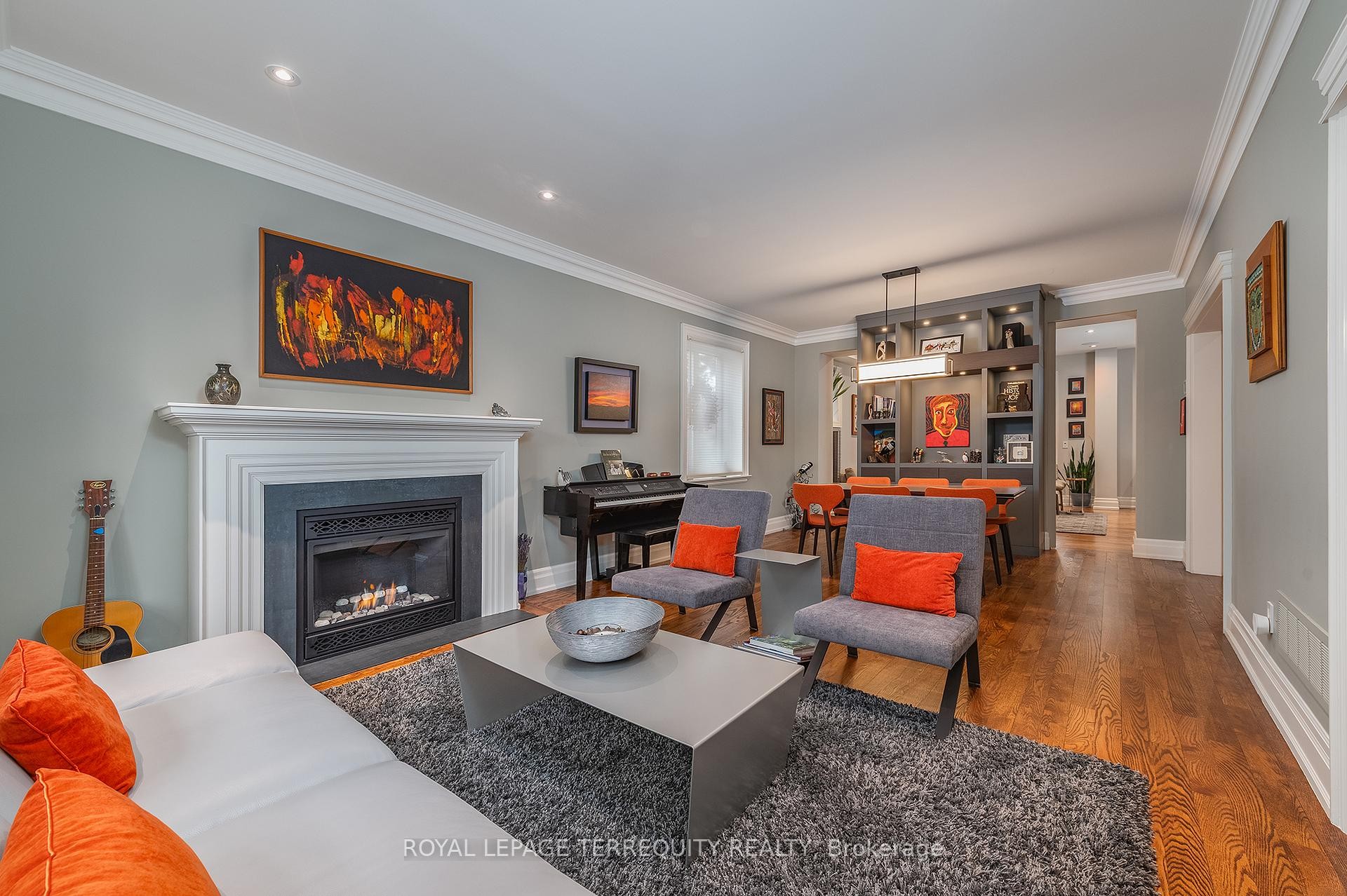 









19


Bannon

Avenue,
Toronto,




ON
M8X 1T6


