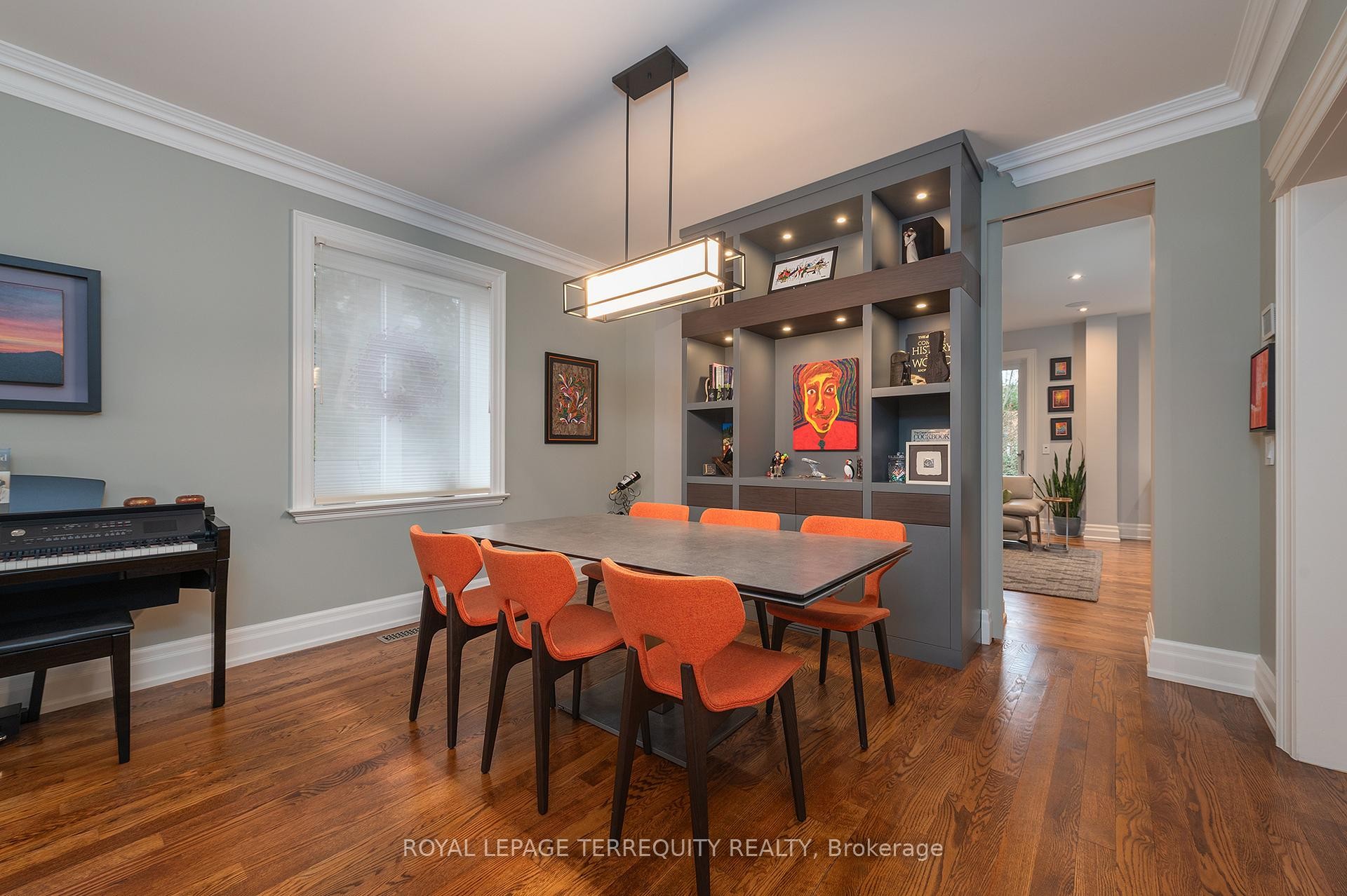 









19


Bannon

Avenue,
Toronto,




ON
M8X 1T6

