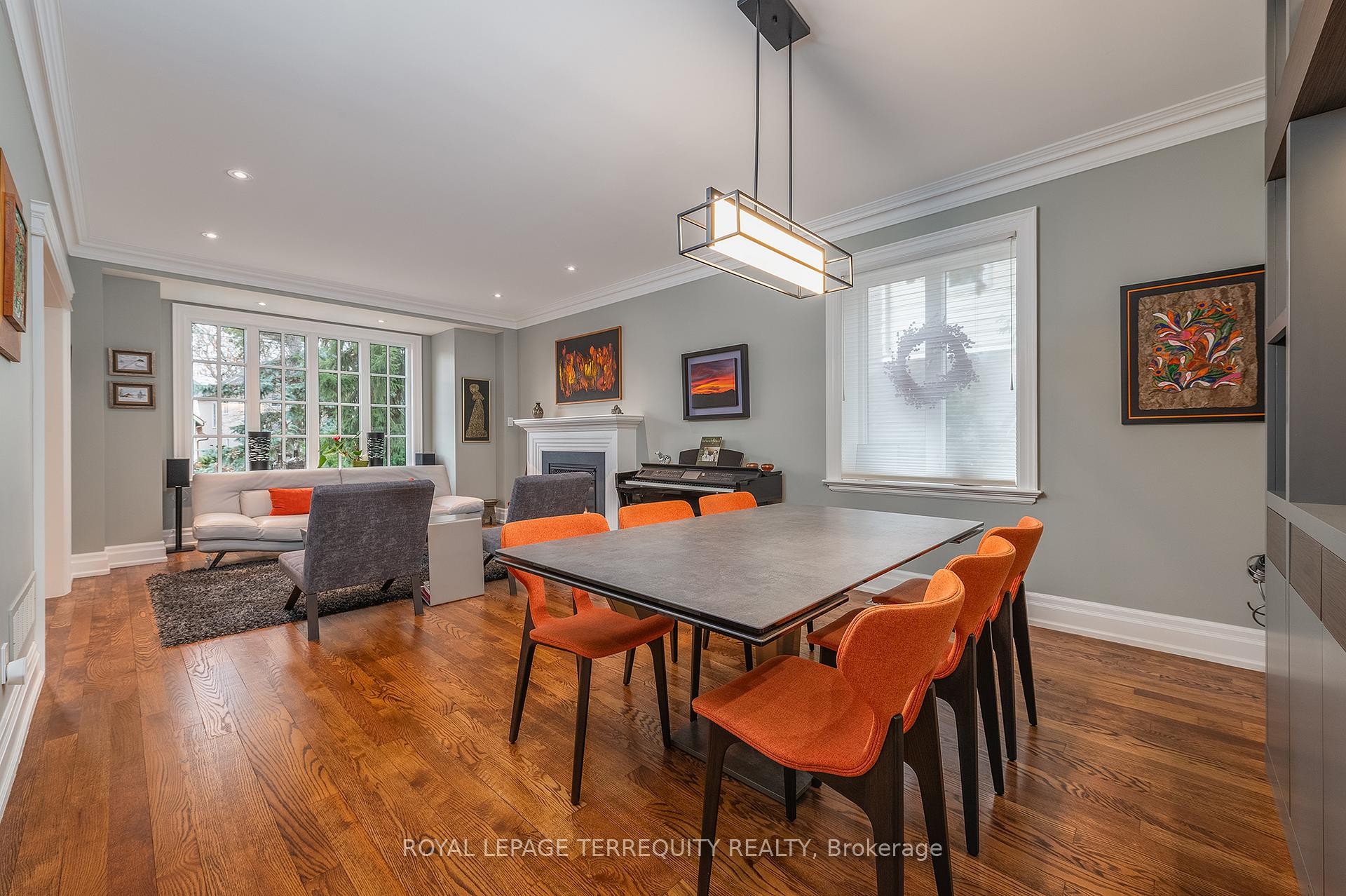 









19


Bannon

Avenue,
Toronto,




ON
M8X 1T6

