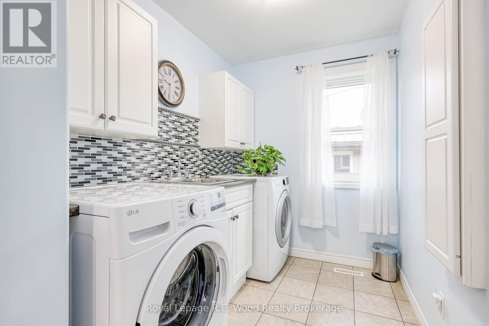 












36 MORNING GLORY DRIVE

,
Tillsonburg,




Ontario
N4G5S9

