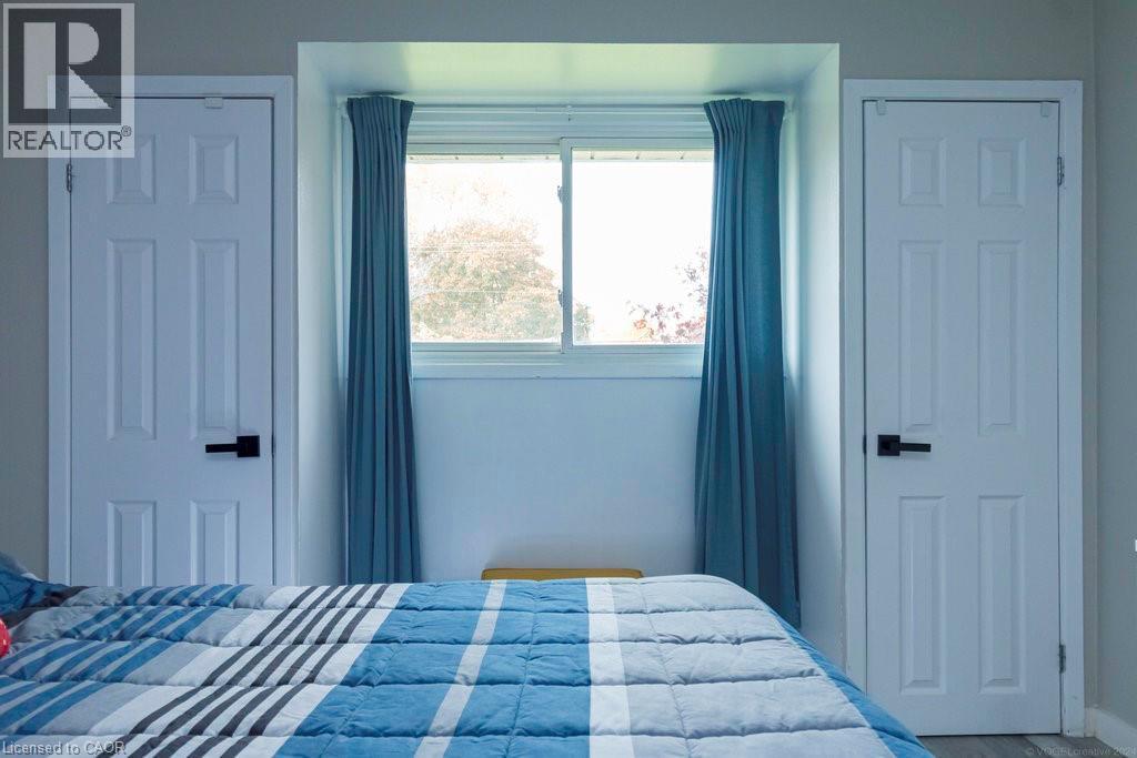 












183 SUNNYRIDGE Road

,
Ancaster,




Ontario
L0R1R0

