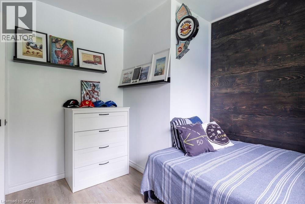 












183 SUNNYRIDGE Road

,
Ancaster,




Ontario
L0R1R0

