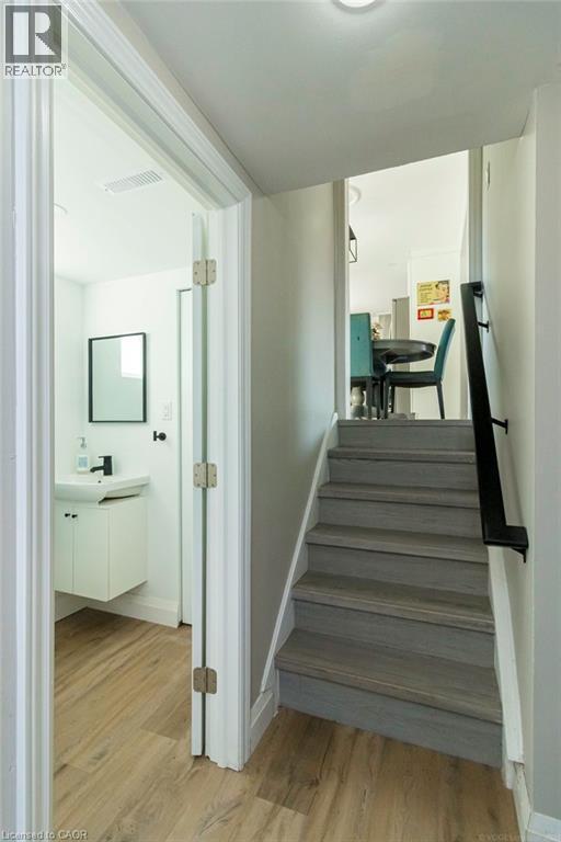 












183 SUNNYRIDGE Road

,
Ancaster,




Ontario
L0R1R0

