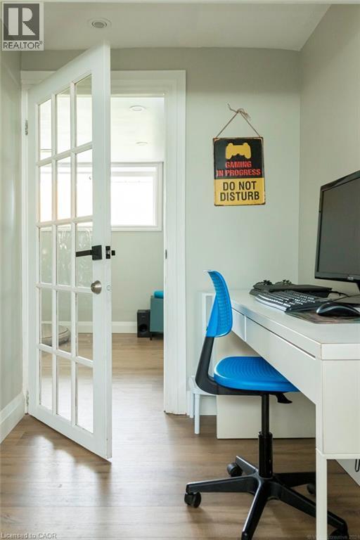 












183 SUNNYRIDGE Road

,
Ancaster,




Ontario
L0R1R0

