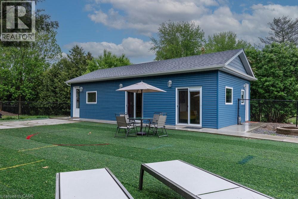 












183 SUNNYRIDGE Road

,
Ancaster,




Ontario
L0R1R0

