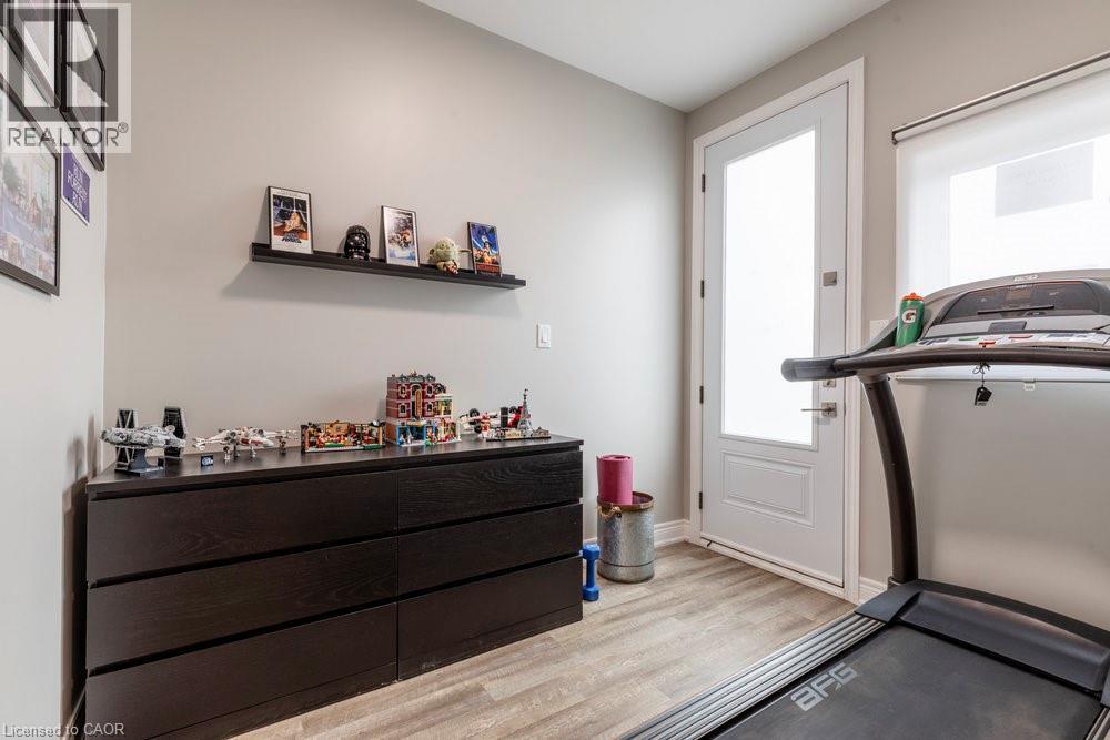 












183 SUNNYRIDGE Road

,
Ancaster,




Ontario
L0R1R0

