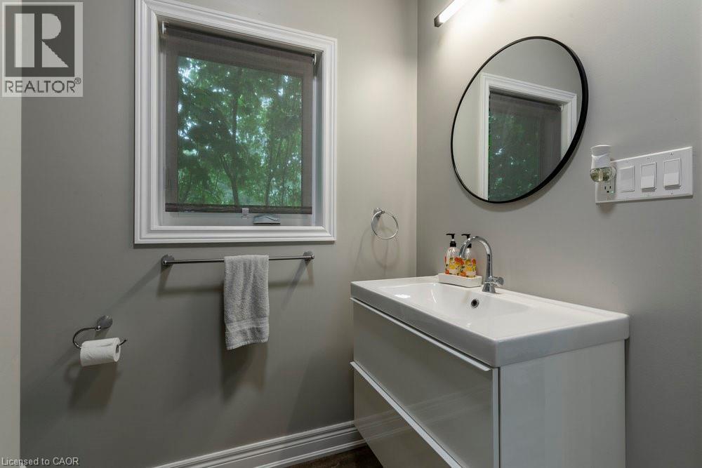 












183 SUNNYRIDGE Road

,
Ancaster,




Ontario
L0R1R0

