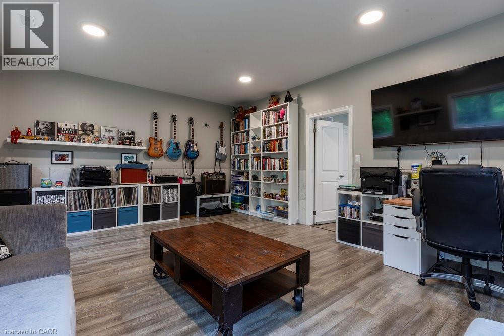 












183 SUNNYRIDGE Road

,
Ancaster,




Ontario
L0R1R0

