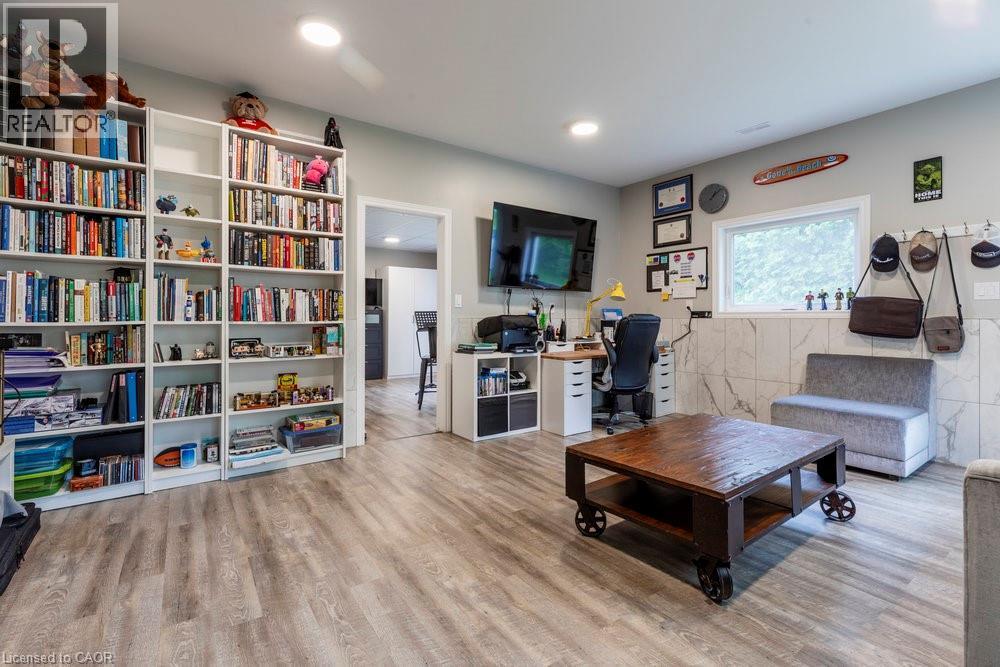 












183 SUNNYRIDGE Road

,
Ancaster,




Ontario
L0R1R0

