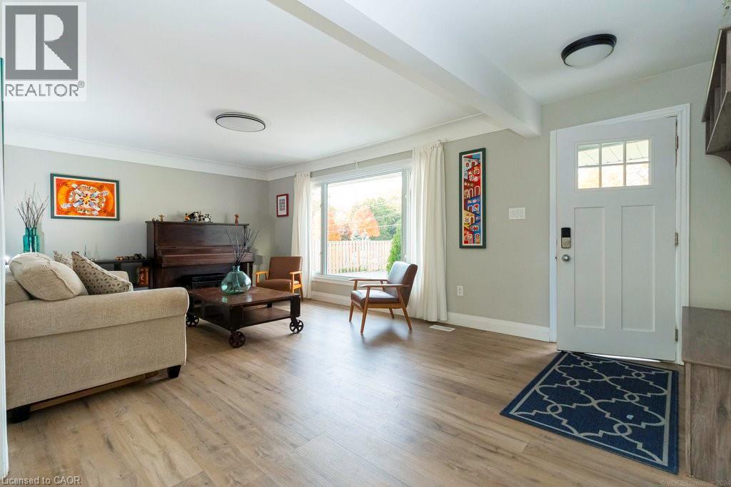 












183 SUNNYRIDGE Road

,
Ancaster,




Ontario
L0R1R0

