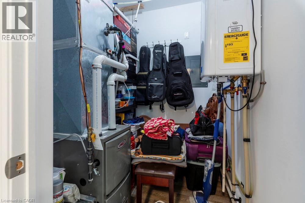 












183 SUNNYRIDGE Road

,
Ancaster,




Ontario
L0R1R0

