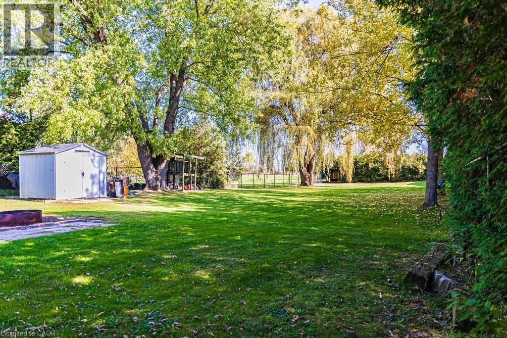 












183 SUNNYRIDGE Road

,
Ancaster,




Ontario
L0R1R0

