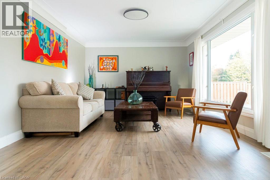 












183 SUNNYRIDGE Road

,
Ancaster,




Ontario
L0R1R0

